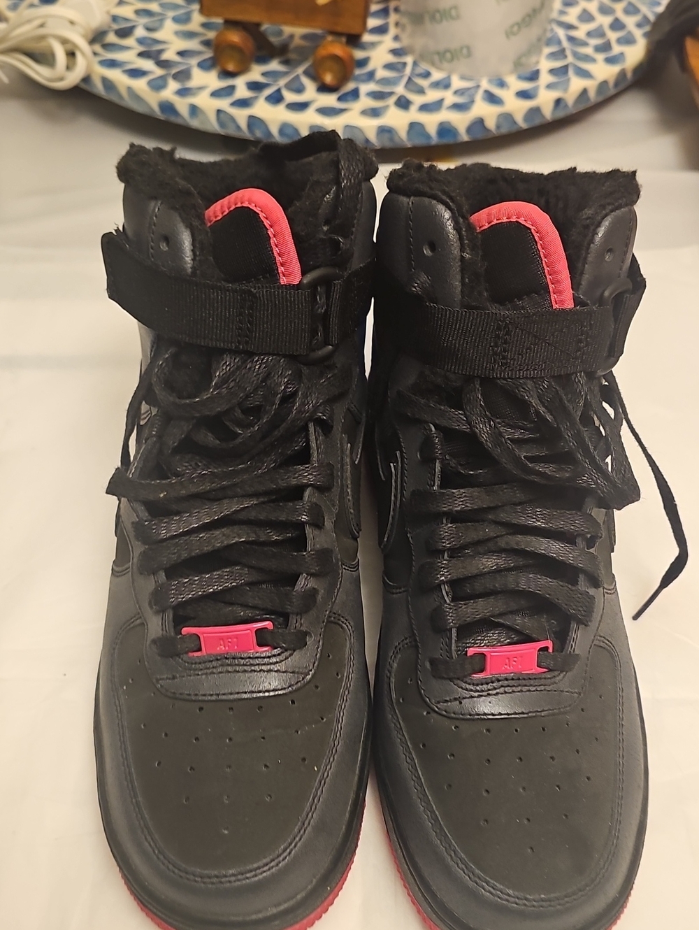 Nike Air Force 1 High LV8 GS Sherpa Lined Sneakers Black & Red US 7Y